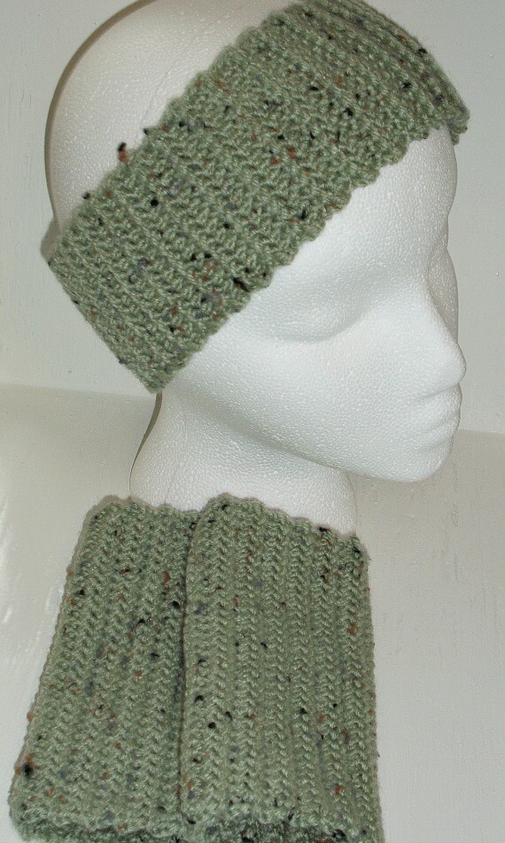 Mint Green Chocolate Chip Fingerless Gloves and Earwamer Crochet Set