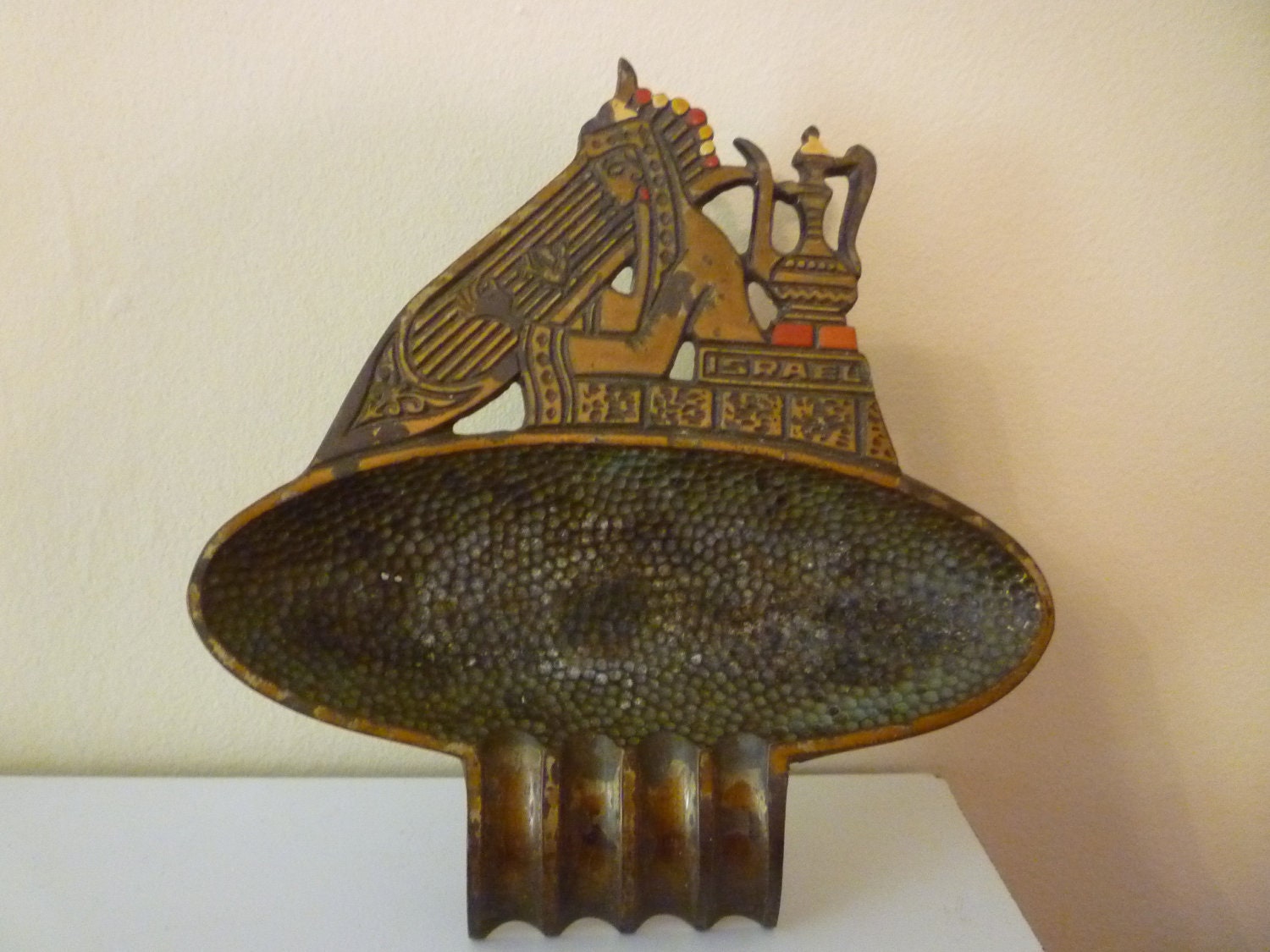 Judaica vintage ashtray with woman playing ancient harp, Israel, Treasury Item