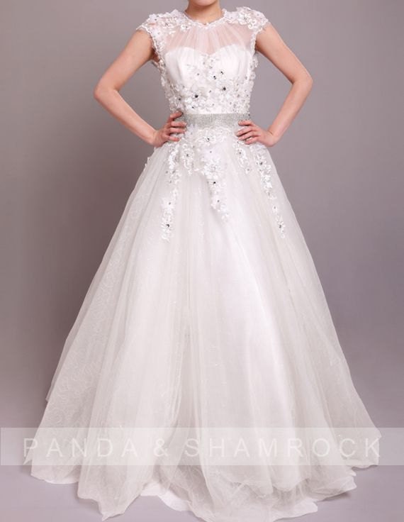 gianna/wedding gown/bridal dress/bride/custom made/plus size/Aline shape/vintage style/train