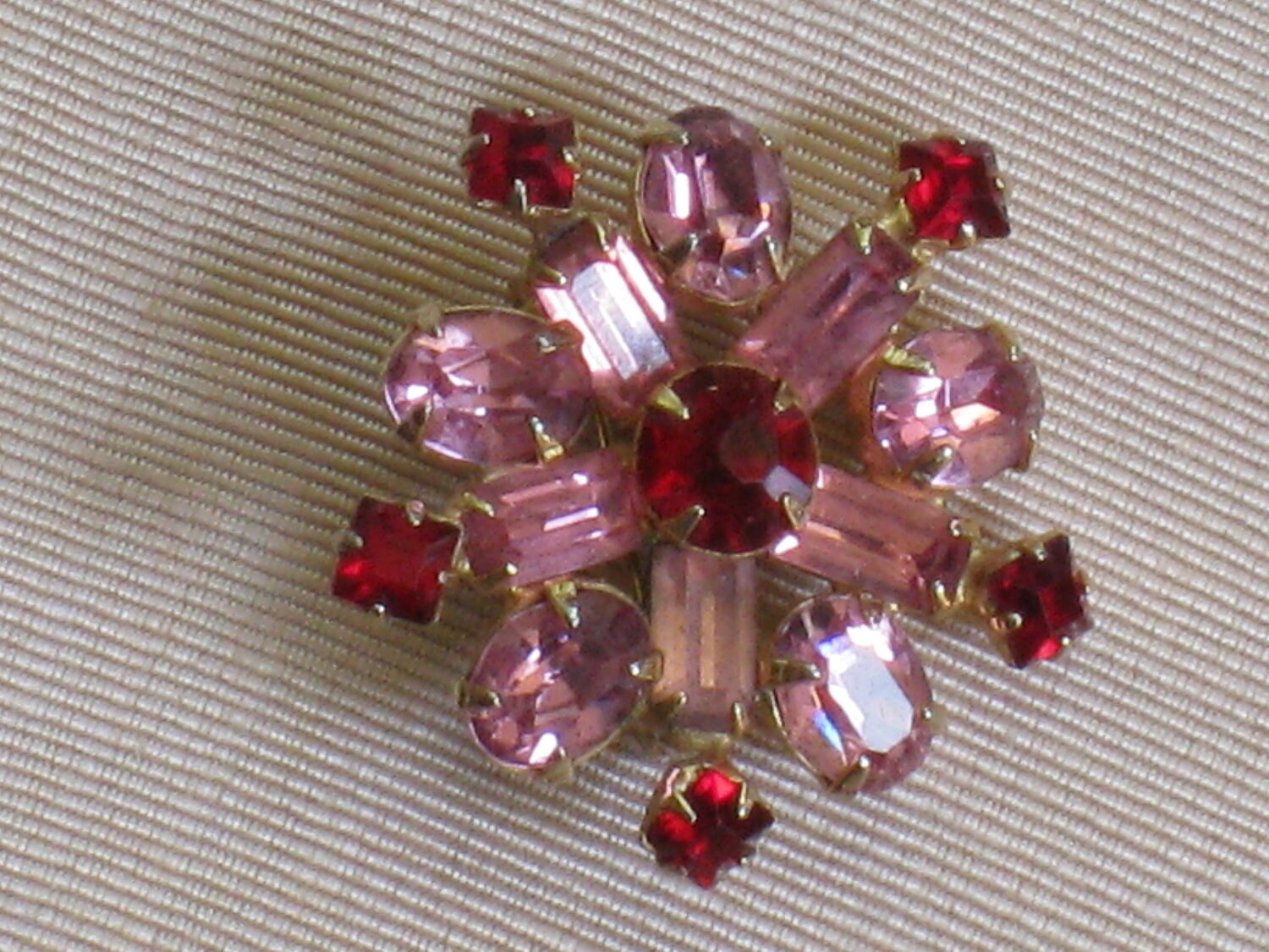Sparkly Pink and Red Rhinestone Pin Brooch - Vintage Jewelry