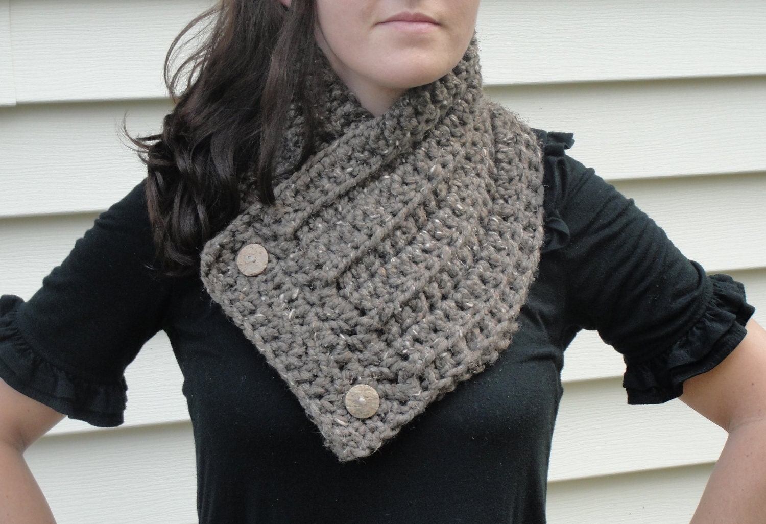 Crochet Neck Warmer in Barley