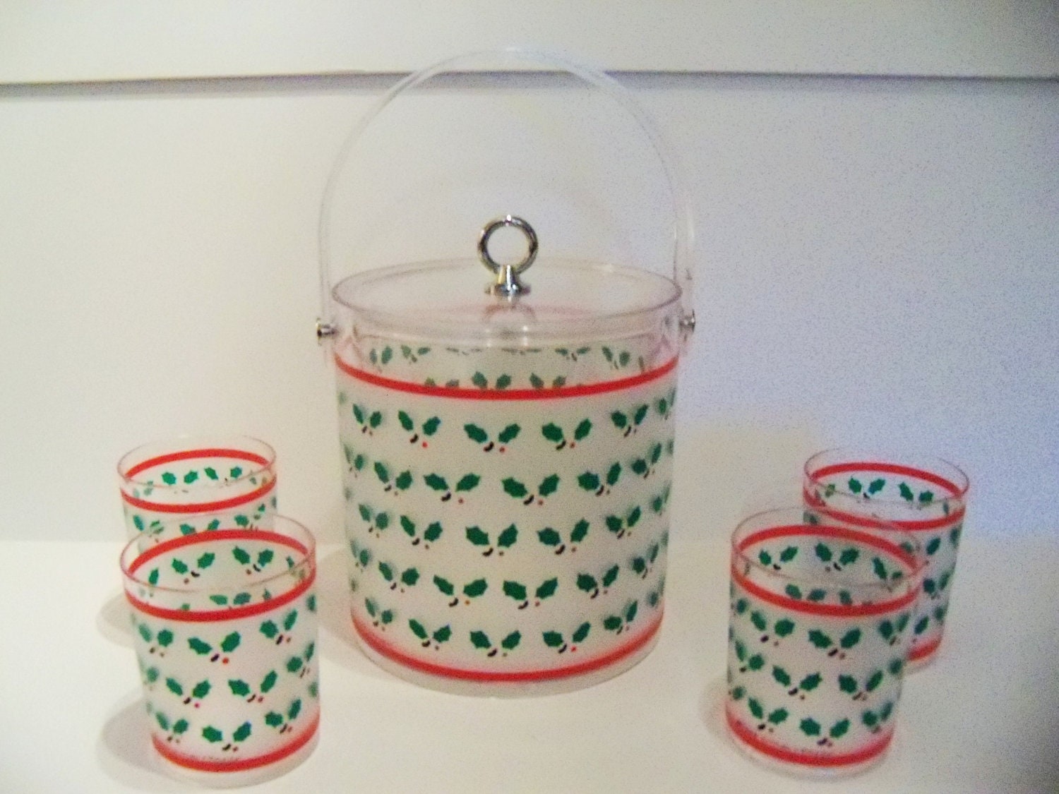 Vintage 1986 Unused Lucite Plastic Christmas Ice Bucket and Four Glasses Barware Serving Holiday Housewares