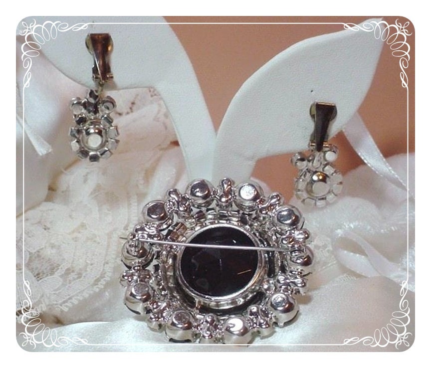Juliana Brooch and Earrings Demi Captivating Black Ice D&E 142a-040410055