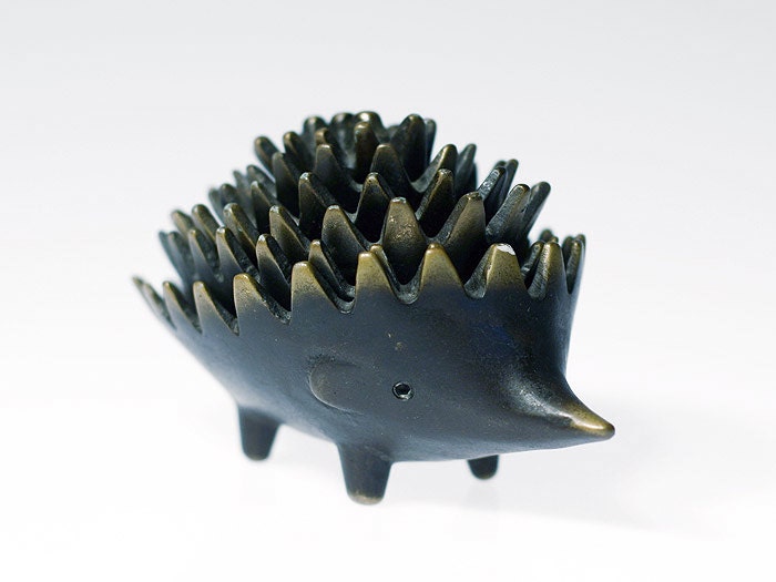 Complete set of 6 ORIGINAL brass hedgehog ashtrays by Walter Bosse