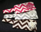 Chevron pattern wristlet zipper pouch clutch pink brown gray
