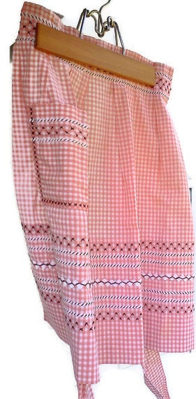 Vintage Apron Peach Gingham Cross Stitch 1950's Cottage Chic