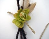 Hops Wedding Boutonniere, Green Boutonniere, Groomsmens Boutonniere, Groom, Mens, Hops, Feather, Twigs