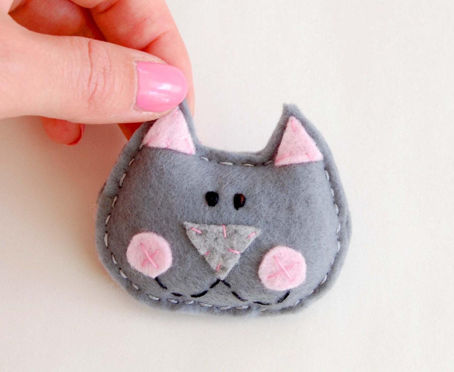 Cat brooch felt, gray, pin,pink, girl, woman, accessories, gift, summer,handmade in italy