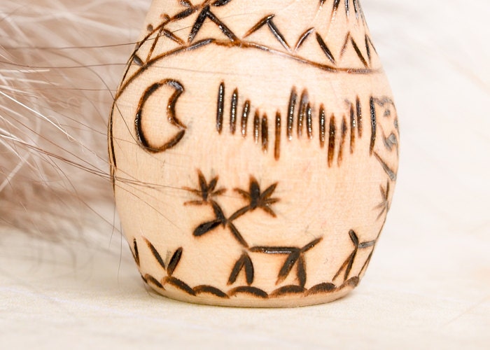 Cell Phone Charm - Sunny Inuite - OOAK Pyrography Zipper Pull