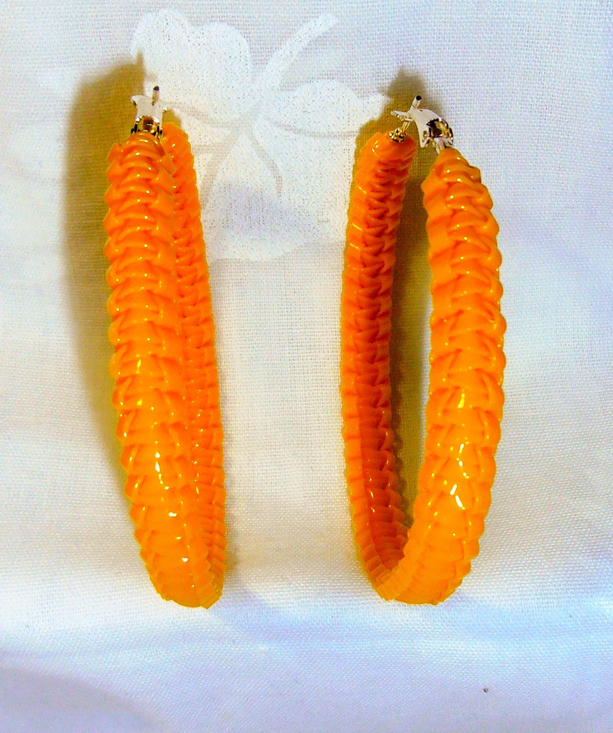 HELLOBERRY Inspired Hoop Earrings