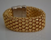 VINTAGE statement mesh flower gold bracelet with magnet closure from the 40's