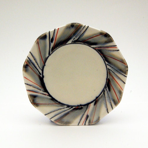 Nonagonal Porcelain Plate with Pinwheel Pattern