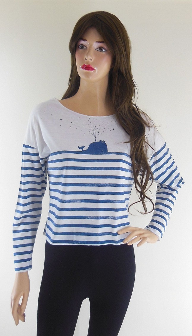Whale Fish Sea Ocean Animal Style Crop Top Blue Striped White Long Sleeve Sceen Print Size M