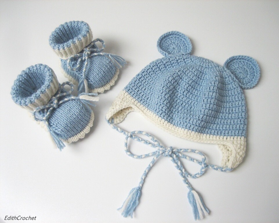 Babies set, baby booties, baby hat, baby boy set, baby girl set, hat with ears, light blue and white.Newborn gift.Newborn set.