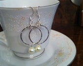 Cecelia Earrings with white pearls