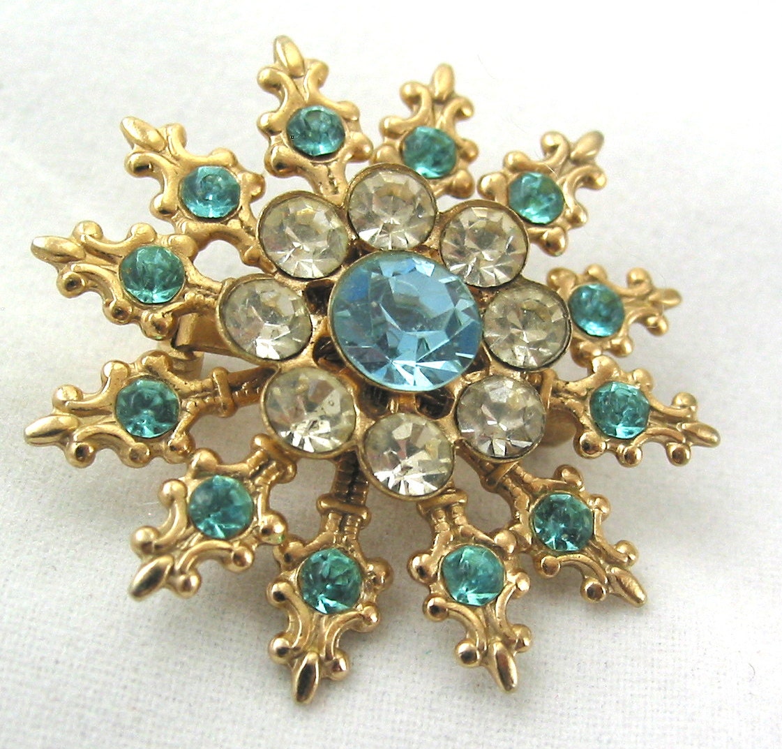 Vintage Gold Snowflake Brooch