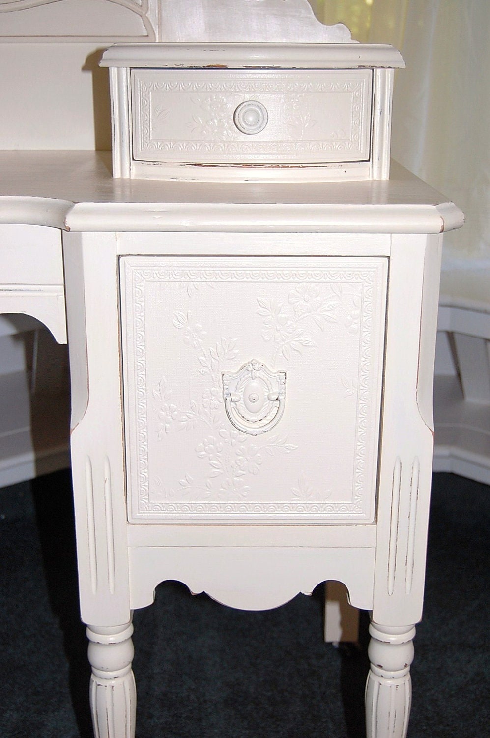 On Hold for Tammy          Beautiful Distressed Cottage Chic Vanity with  Mirror