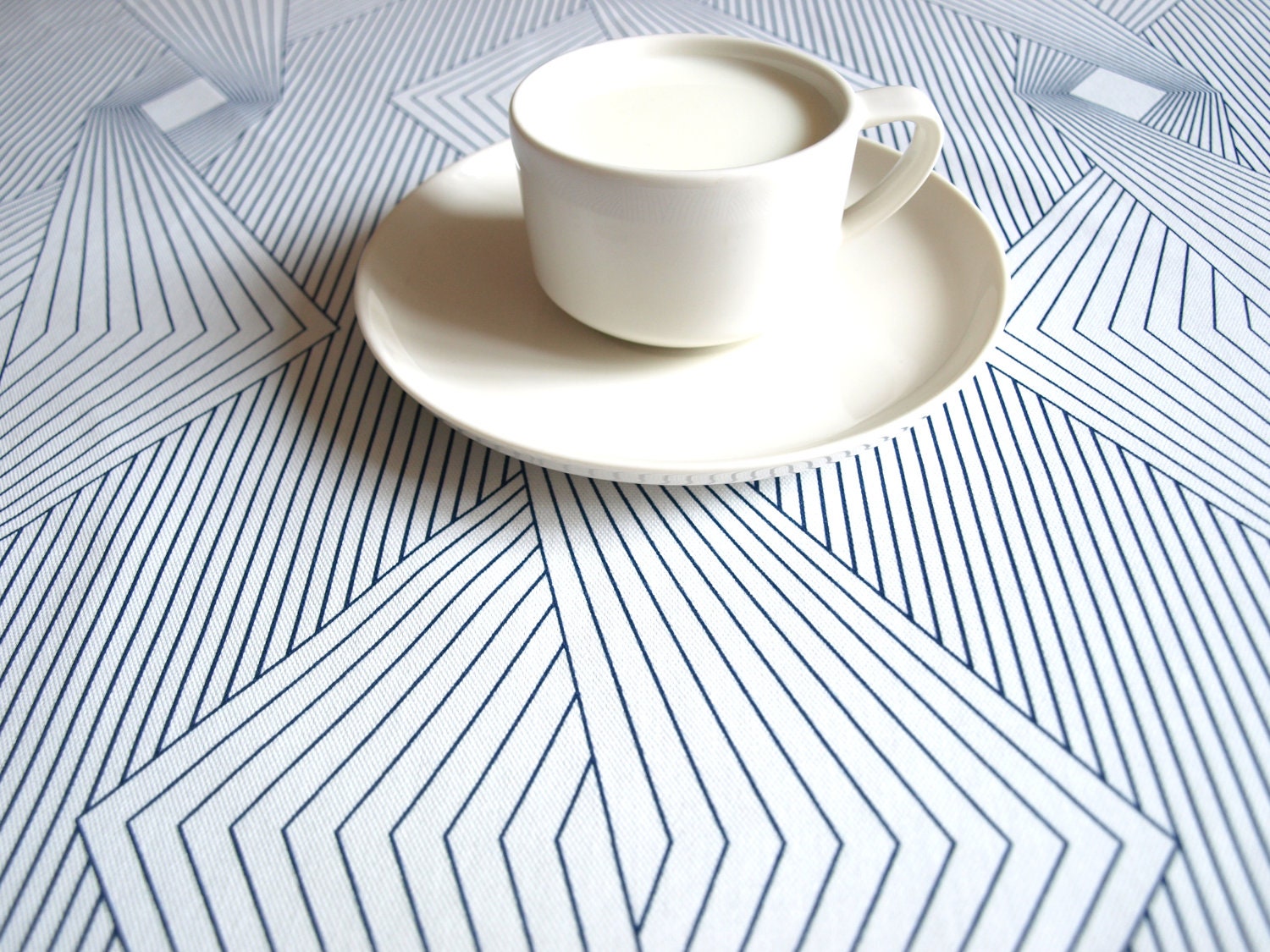Tablecloth white with navy blue graphic lines 37"x37" or made to order your size, also napkins, table runner, curtains available, with GIFT