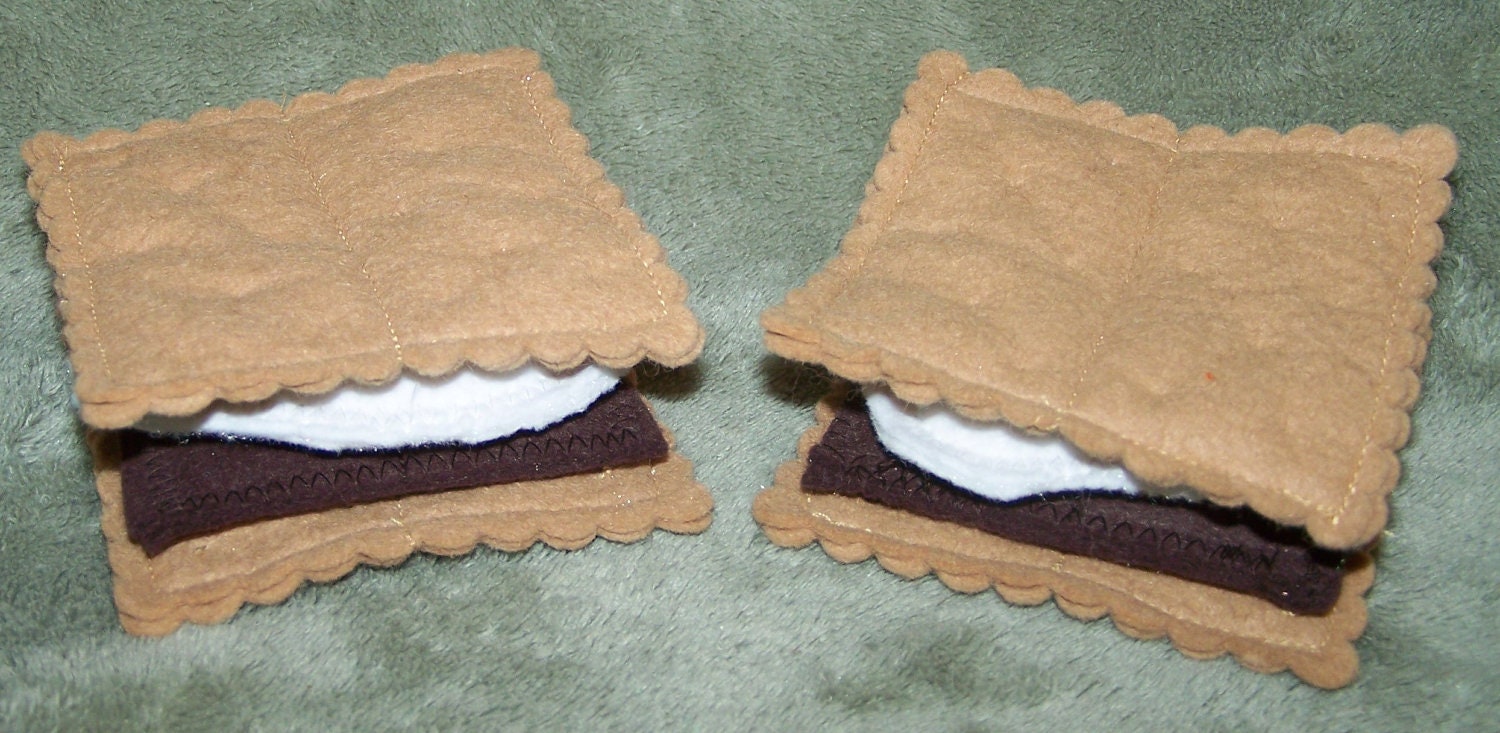 Set of 2 Felt Campfire S'mores