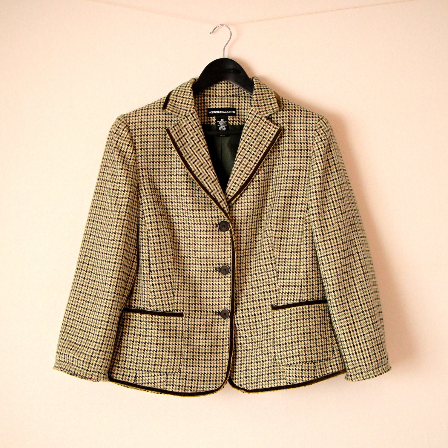 Vintage. 80s Houndstooth Blazer. Jacket. Green White. Checkered. Velvet Trim. Button Closure. Pockets. Tailored. Retro Classic. Large