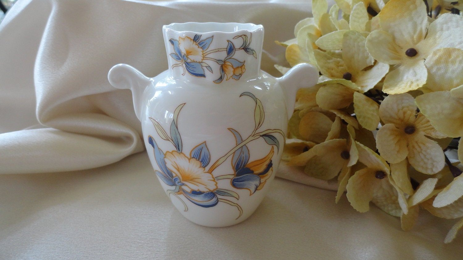 Beautiful Aynsley Vase