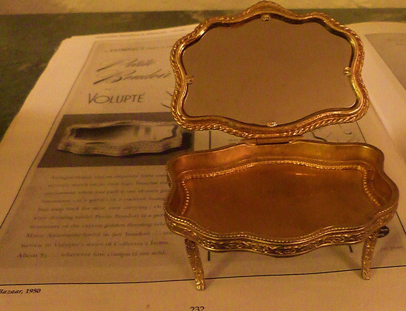 RARE volupte petite boudoir compact mirror powder compact