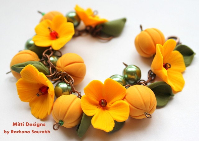 Welcome Fall // Pumpkin and Flower Bracelet - MittiDesigns