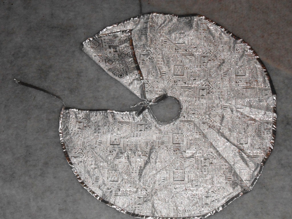 silver white brocade tree skirt 30 by moircountrysewing silver white brocade tree skirt 30 by moircountrysewing