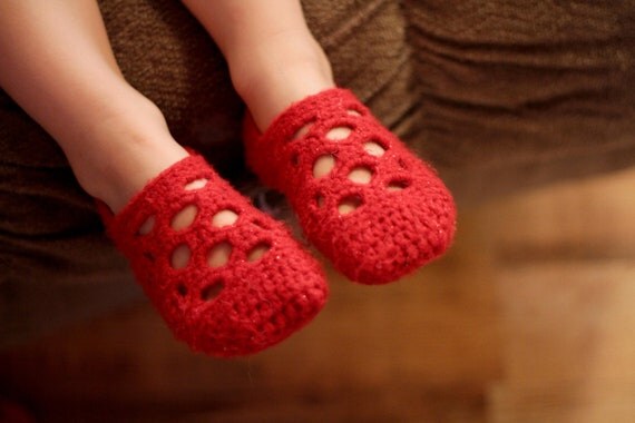 Instant Download - Crochet Pattern - Lola Slippers (Sizes Youth 11 - Woman 12)