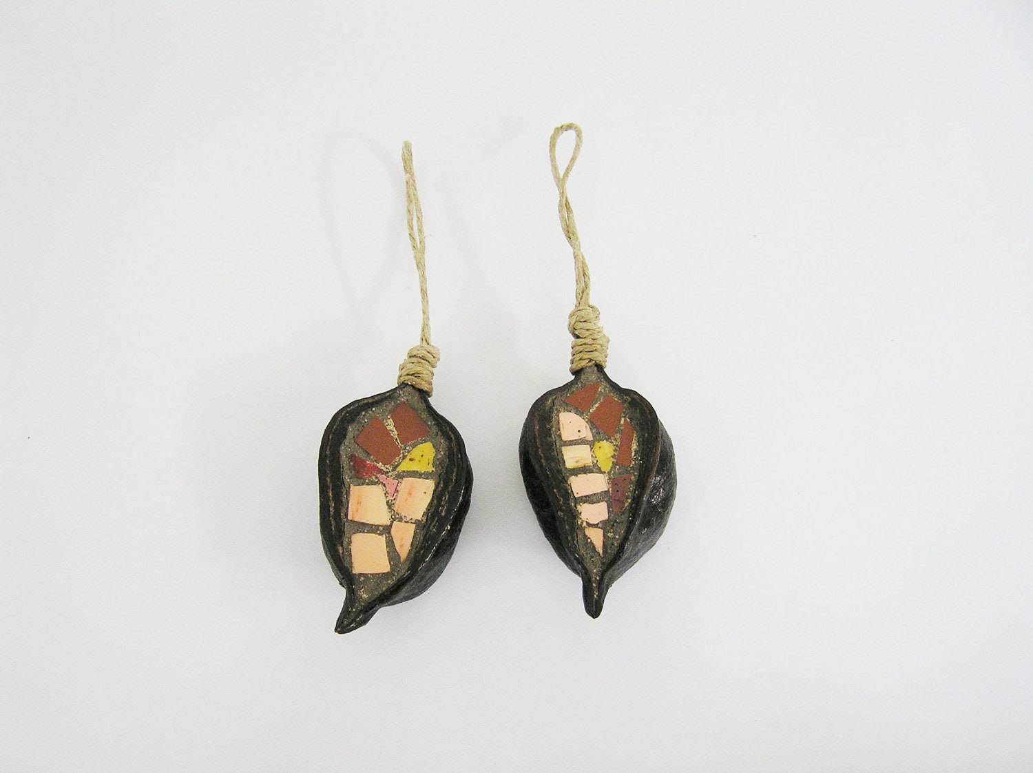 ornaments - mosaic handmade in 2 natural pods - Christmas Tree and House decoration