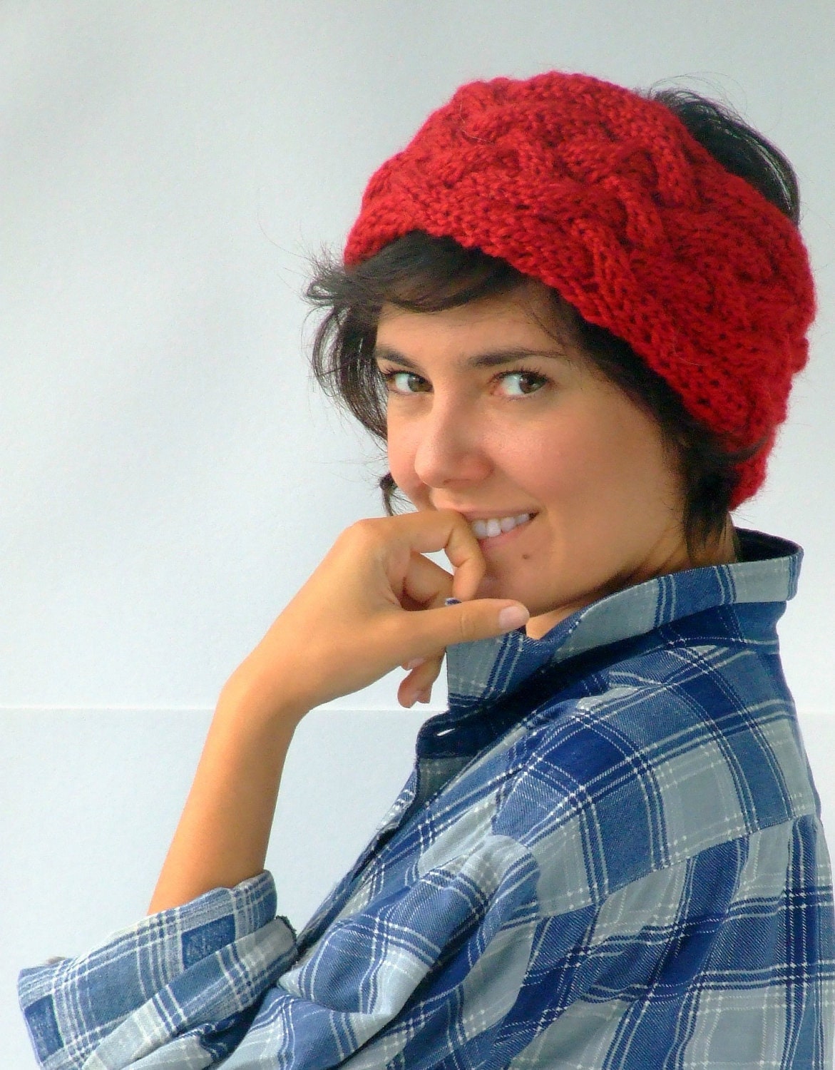 Cabled knitted headband / ear warmer in red