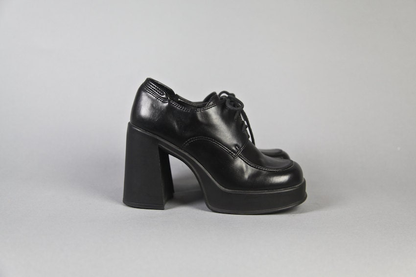 vintage shoes, 1990's black goth club kid platform chunky heel oxford boots, size 8, 38.5
