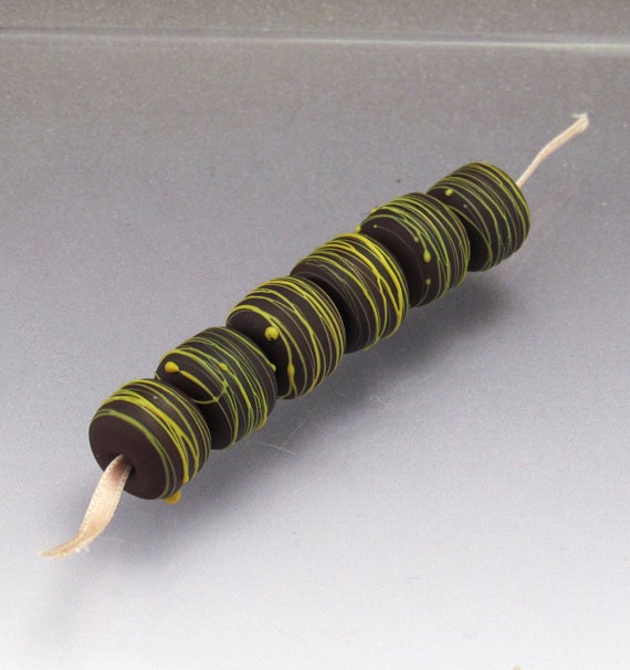 Lampwork handmade glass bead set matte etched round beads chocolate lime Cocoon Anne Londez SRA OOAK