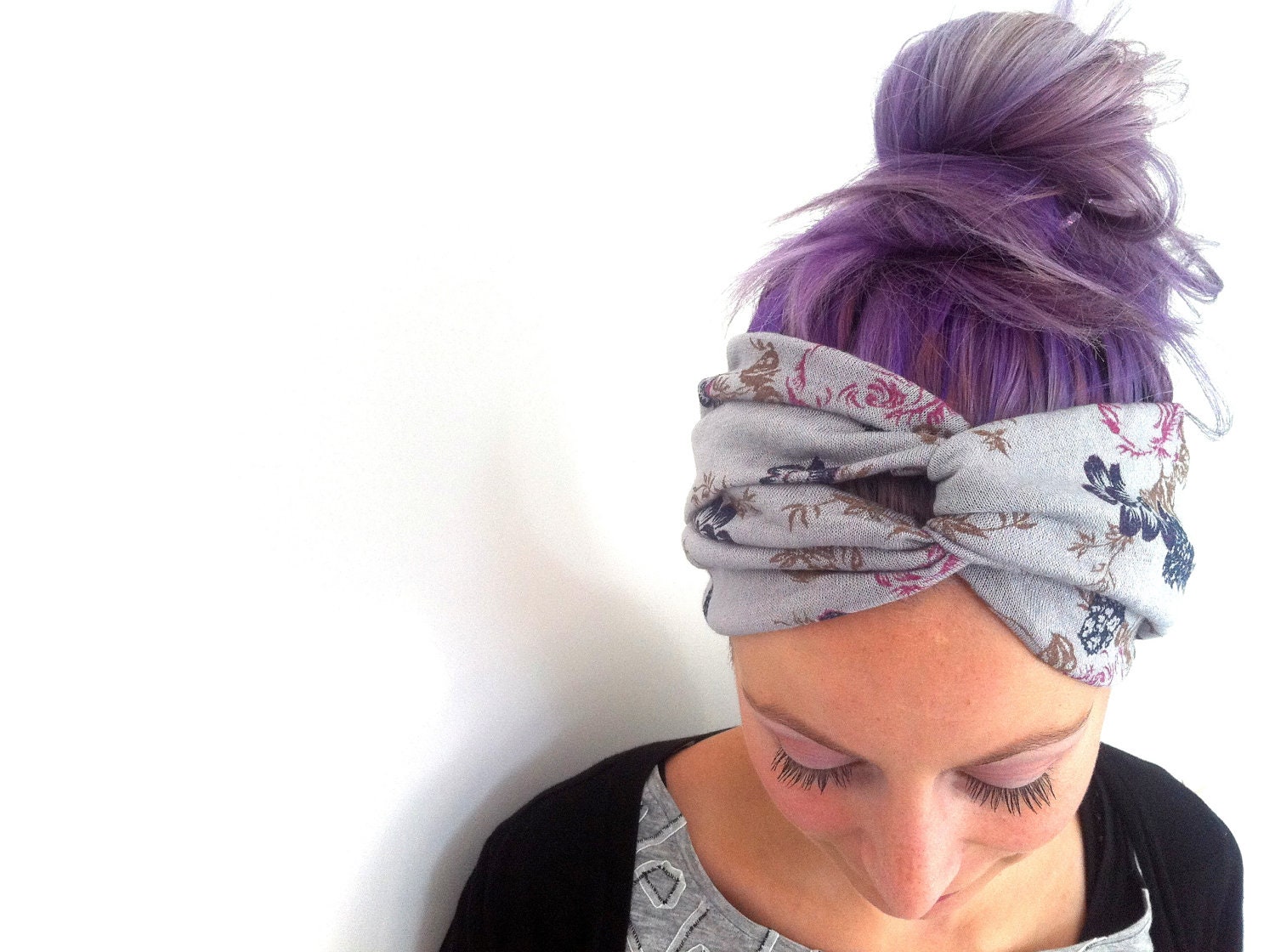 Gray floral knit headband for winter, pink and blue flowers, women's fashion accessory, lightweight knit turban twist headband (H02)