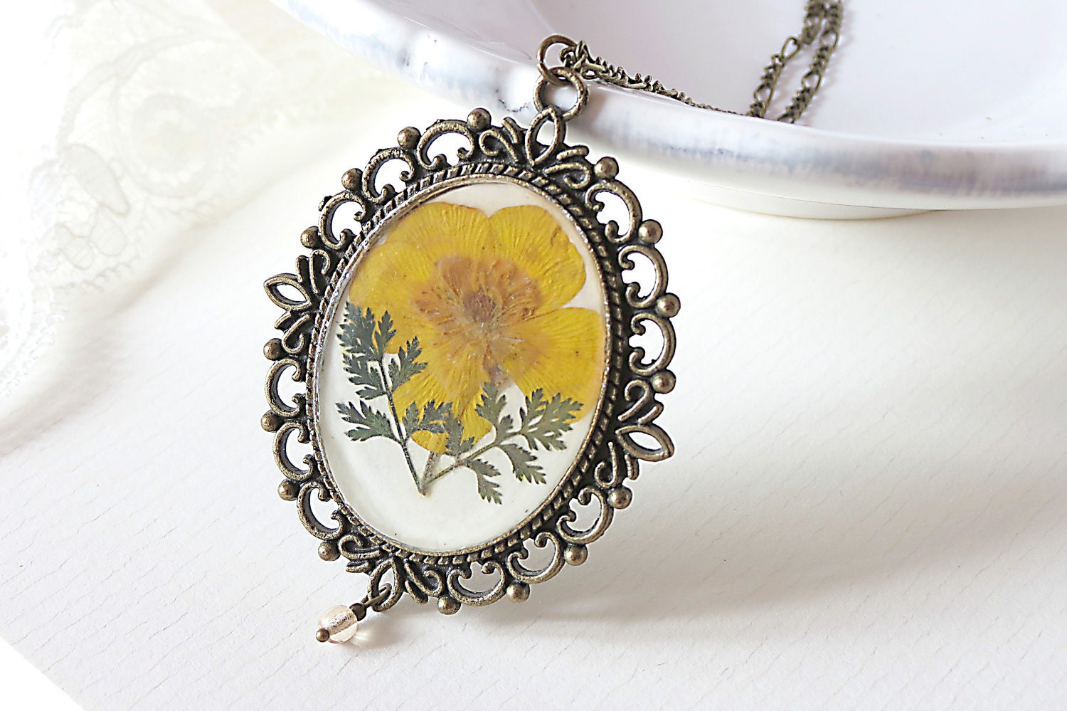 Pressed flower necklace -  Cameo necklace - Botanical necklace - gift for her