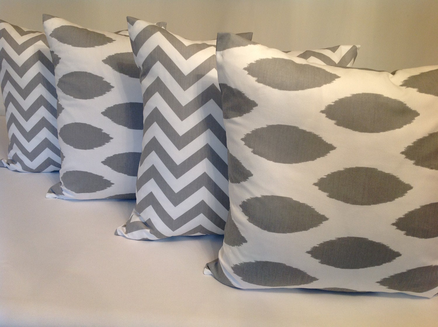 FOUR 20x20 Decorative Pillow Case Cushion Cover ZIGZAG CHIPPER grey / white