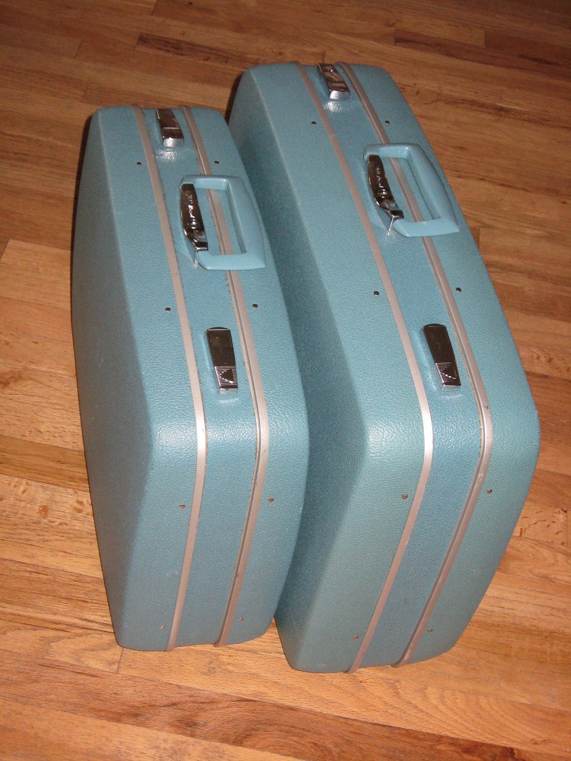 Vintage Turquoise 1960s Royal Traveller Suitcases