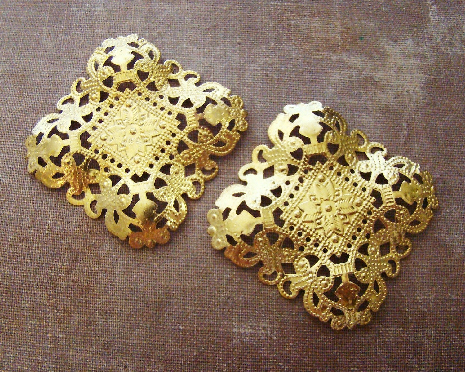 Large Victorian Raw Brass Stamping Filigree Setting Wrap Square 40x40mm (2)