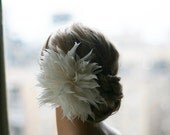 Dahlia feather headpiece - bridal Feather Fascinator, Hair Accessory Fascinator, bridal head piece, wedding hair piece
