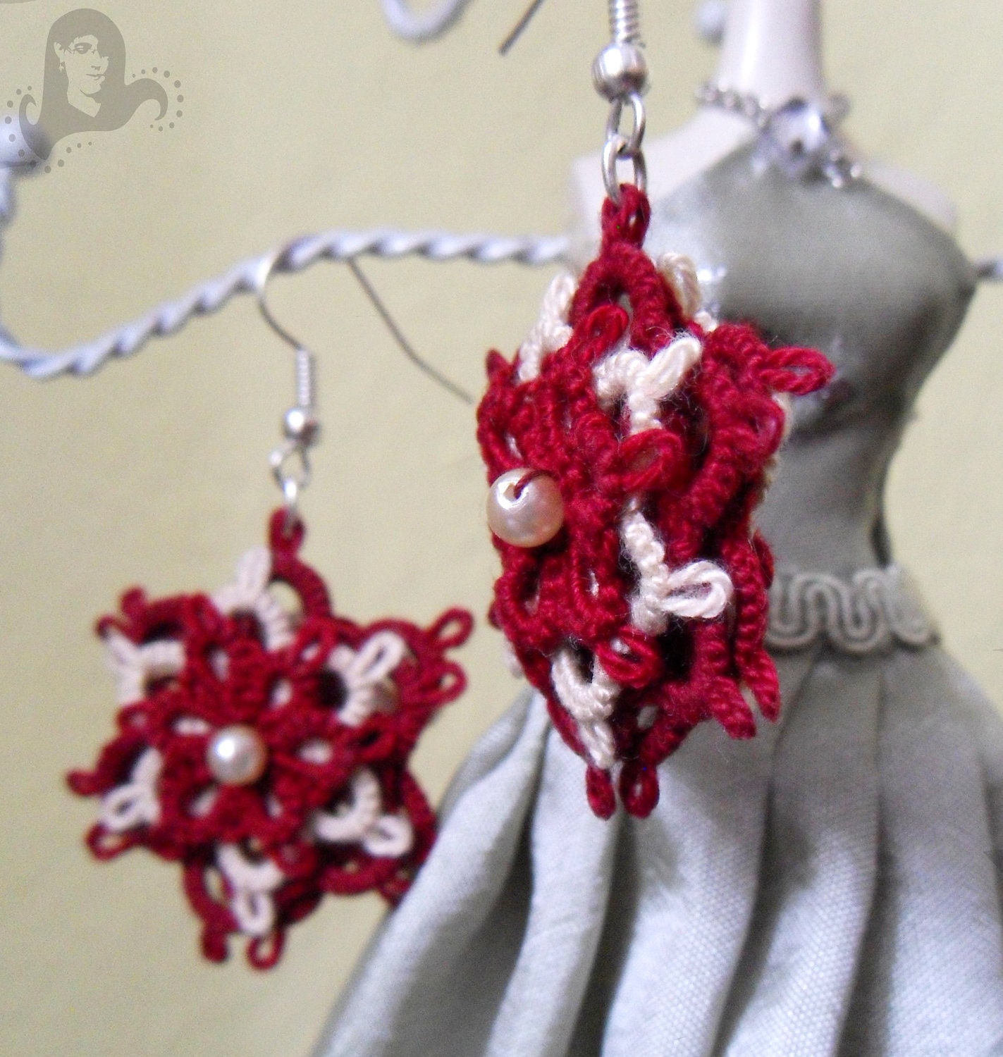 Tatting earrings, tatting jewelry - Burgundy Stars - tatted earrings in burgundy and creamy colors