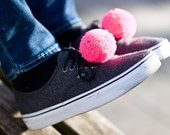handmade shoe clips with fluorescent pink pompoms, pom pom, pompon by bimabejbe