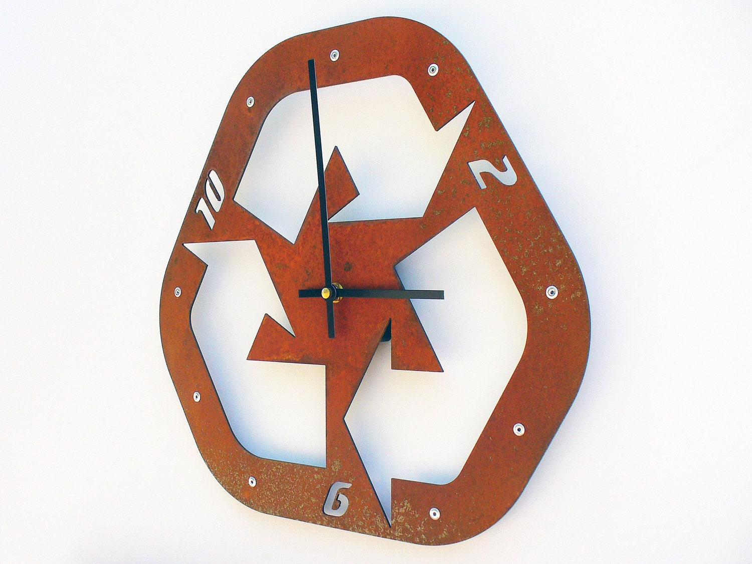 Recycle Wall Clock II (Rusted)