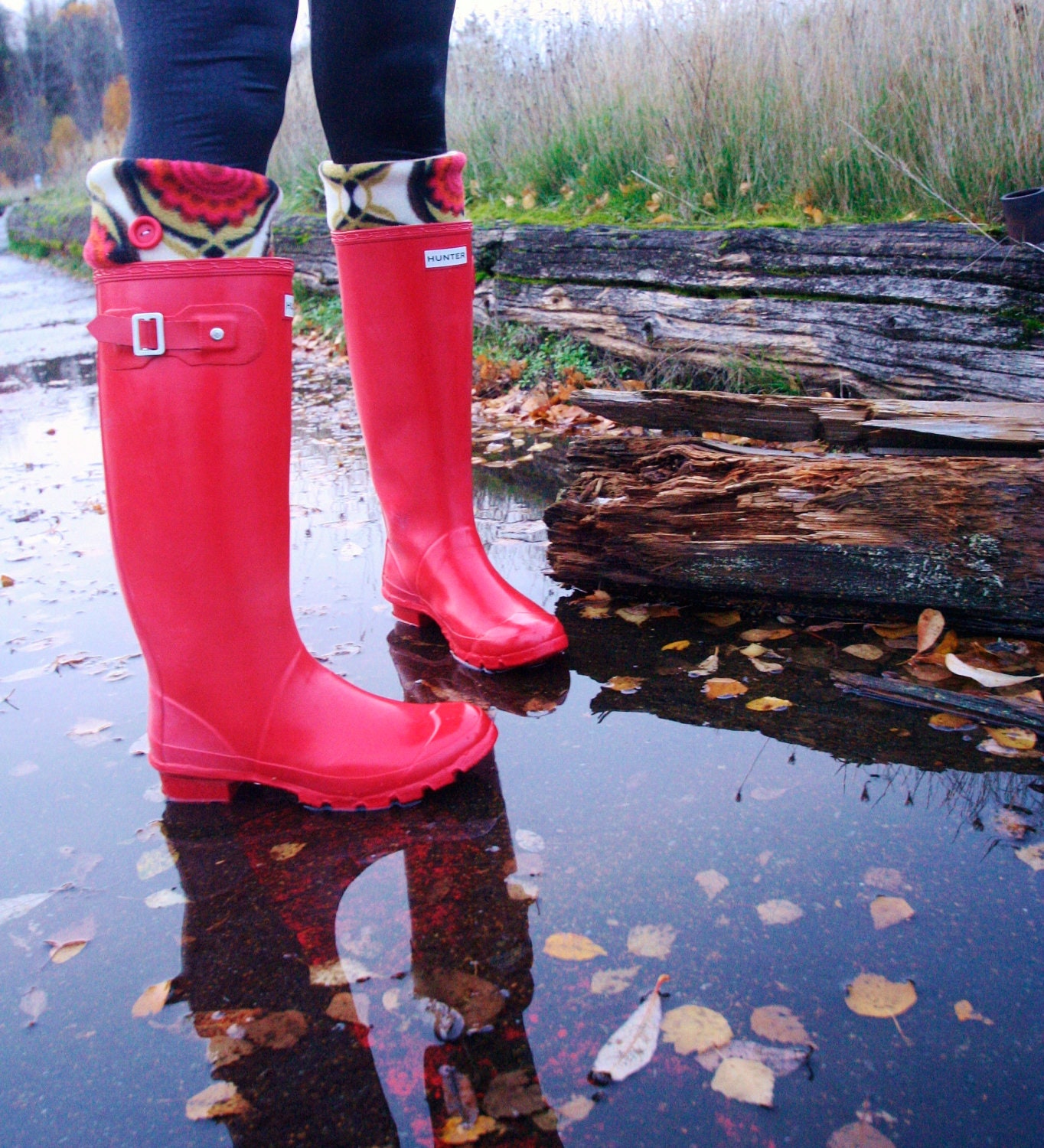 Boot Socks SLUGS, Fleece Rain Boot Liners in Tan with a Modern Geometric Flower Cuff, Welly Warmers, Winter Fashion (Med/Lg 9-11)