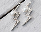 Sterling Silver Lightening Bolt Earring, White Pearl Earring, Stormy Rainy, Rock Modern Style, Thunder Bolt Earring, Summer Fashion