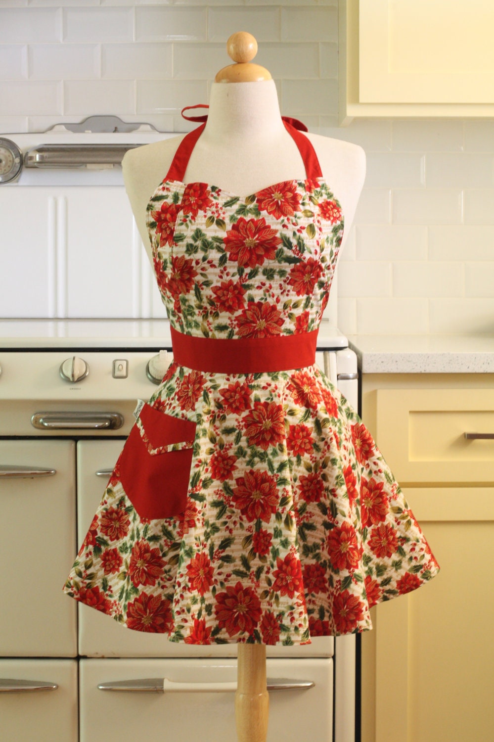 Retro Apron Christmas Poinsettias Vintage Inspired Full Apron BELLA