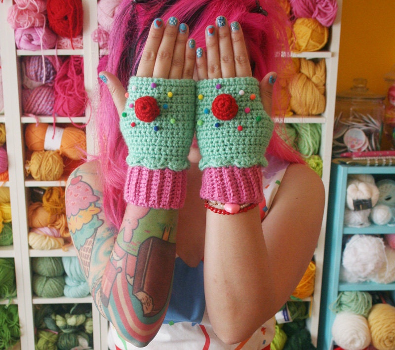 Cupcake Fingerless Mitts - Mint Frosting / Pink Cake