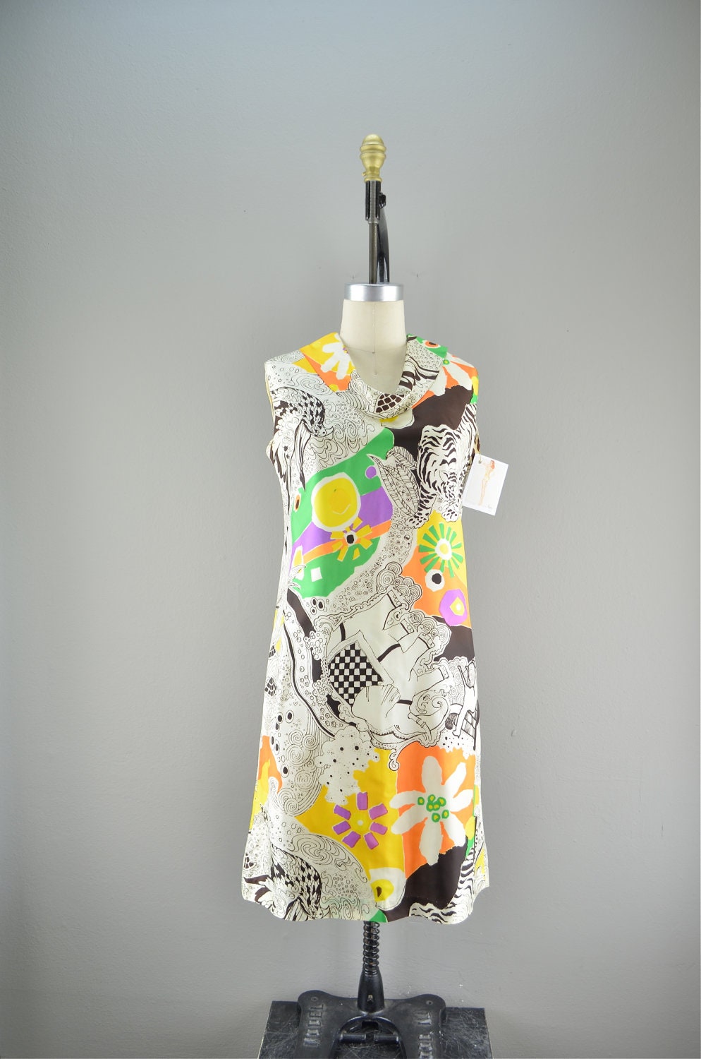 1960s sheath dress size medium Op Art zoo print Vintage 60s retro sleeveless shift Twiggy go go