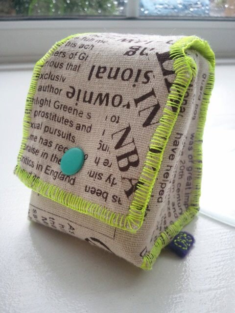 Diana / Diana Mini Newspaper Neon Green Flash Case