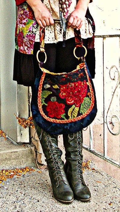 Red roses Tapestry bag