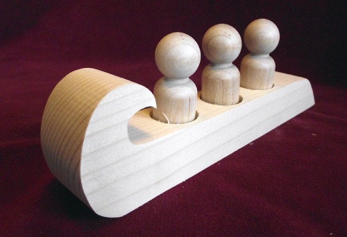 Unfinished Pine Sled with 3 Peg Dolls